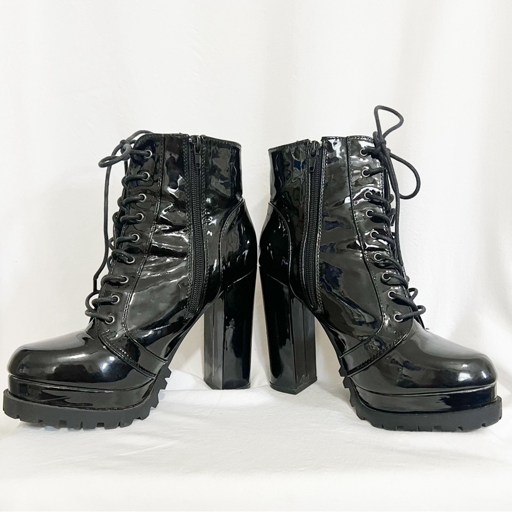 Wild Diva Womens Lace-Up Chunky Platform Black Heel Ankle Fall Boots, Sz 8.5